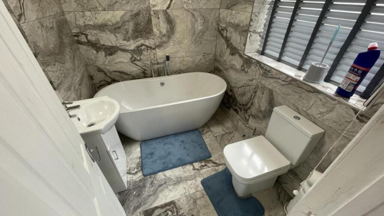 House Located Centrally For Up To 8 Guests Scarborough Bagian luar foto